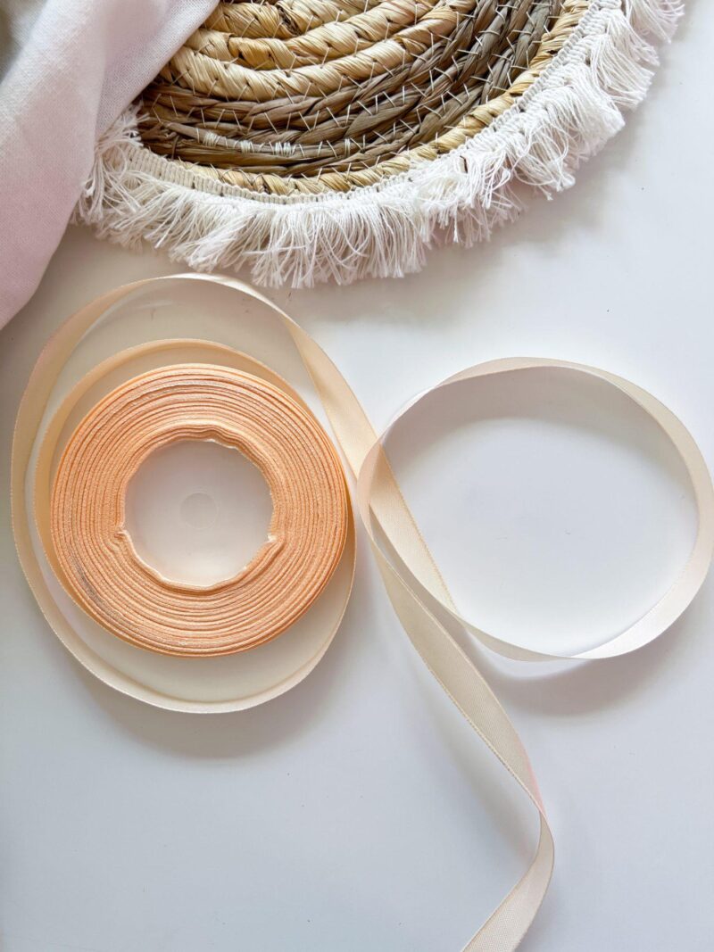 Satijn Lint Creme 12mm 32m