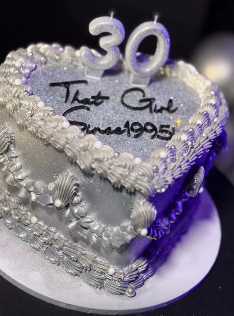 That Girl Since + year gepersonaleseerd cake decor - Afbeelding 2