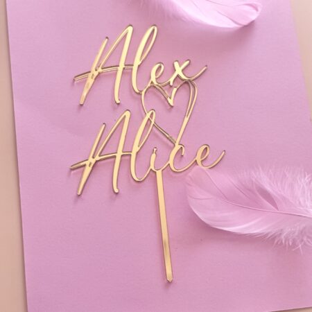 Gepersonaliseerde bruidstaarttopper met voornamen en hart
